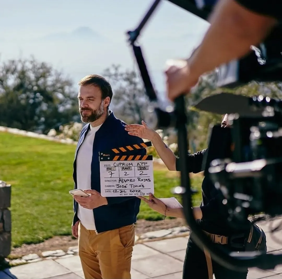 Gaetano en el rodaje de un comercial de Cuprum